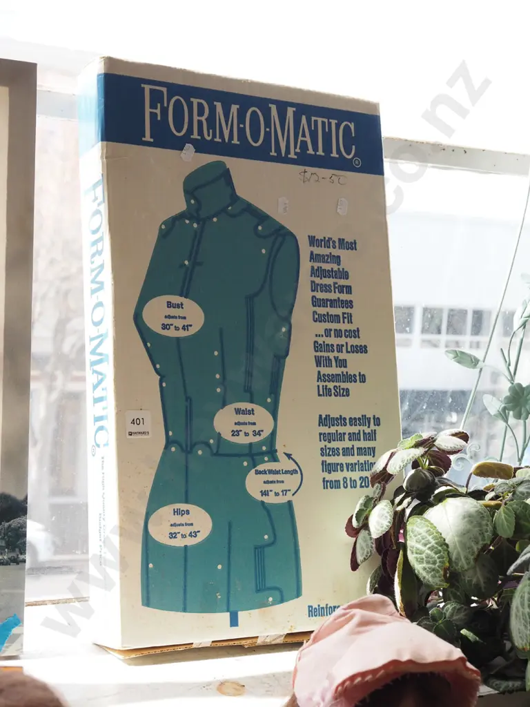 yet to be assembled boxed Form-o-matic dressmakers form Image 1++