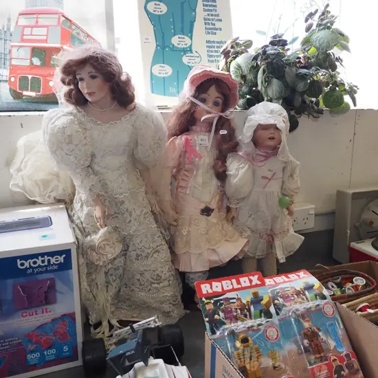 3x porcelain display dolls