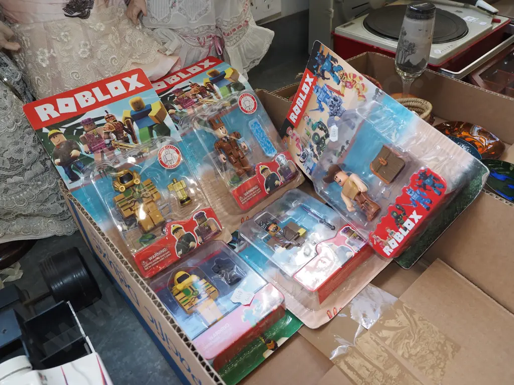 box; roblox toys Image 1++