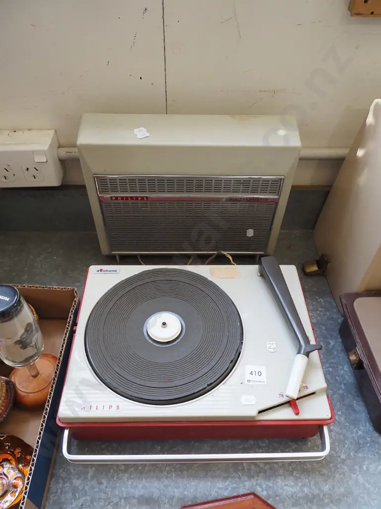 Philips portable record player - As Is No Returns Image 1++