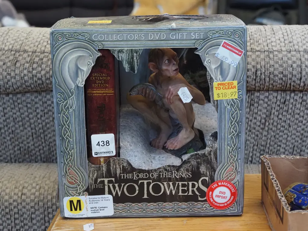 boxed Lord of the Rings Two Towers collectors DVD sets Image 1++