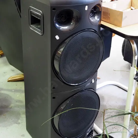 Veon portable speaker - no power cord -  As Is No Returns