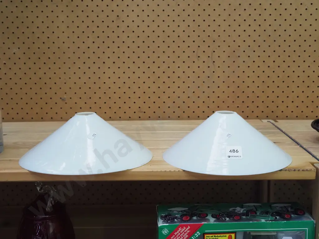 2x white glass light shades Image 1++