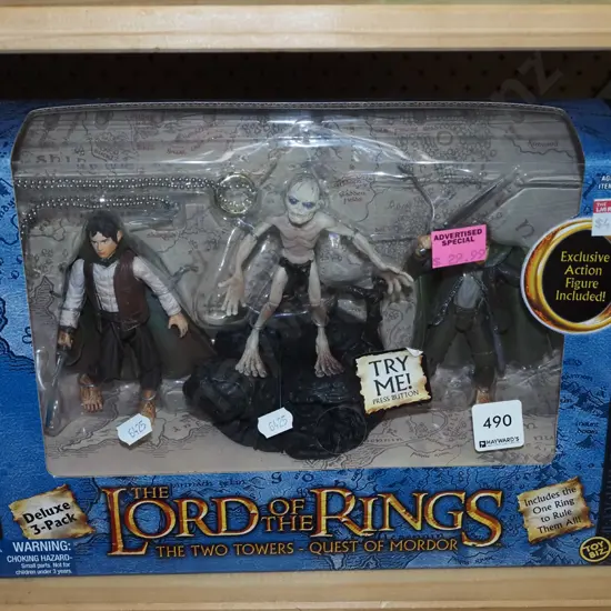 Lord of the Rings Two Towers figurines - damage to box