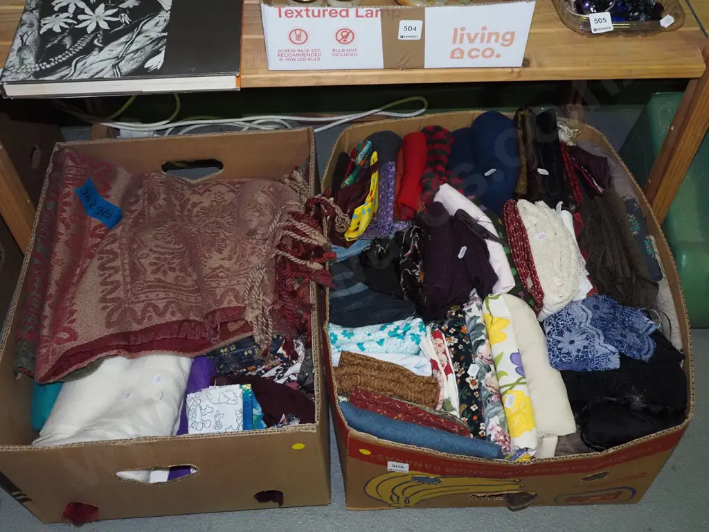 2x boxes of fabric pieces - yellow dots Image 1++
