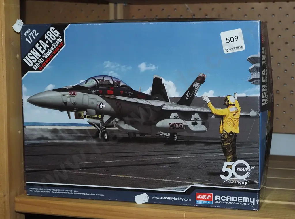 boxed yet to be assembled Shadow Hawk Image 1++