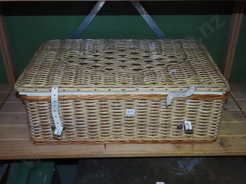 picnic hamper Image 1++
