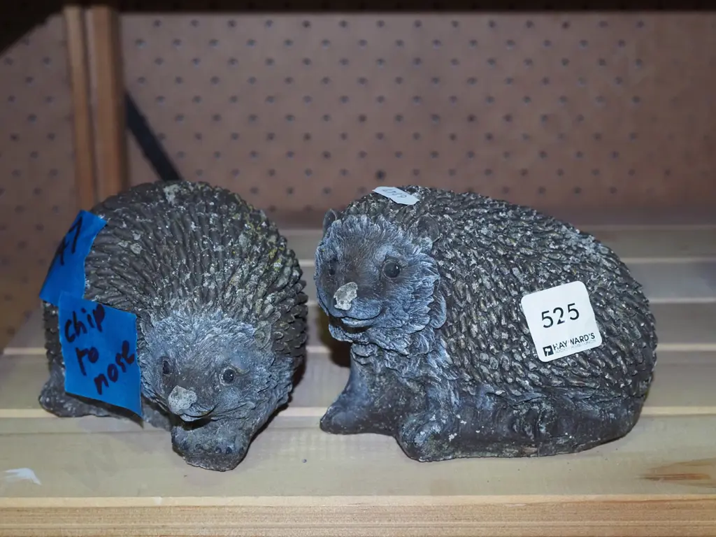 2x concrete garden ornaments - some damage Image 1++