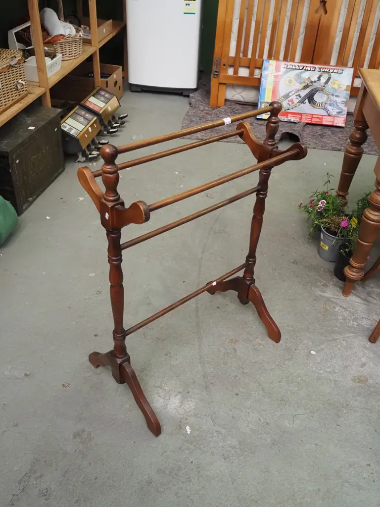 wooden towel rail Image 1++
