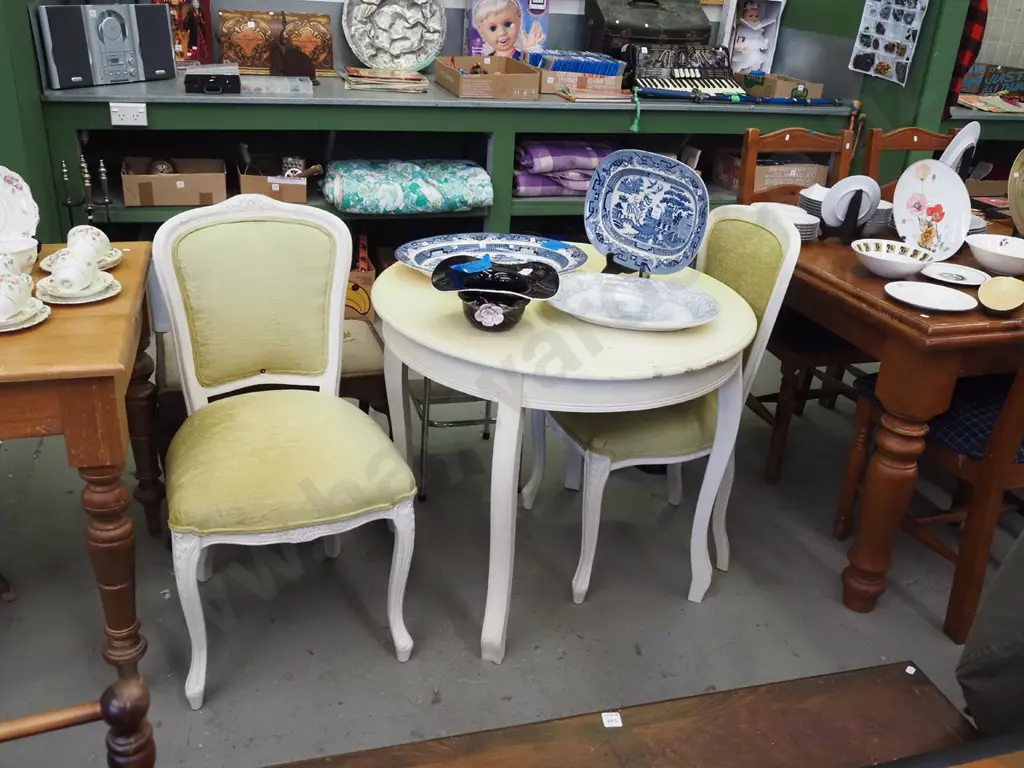 French themed painted occasional table with 2 matching chairs Image 1++