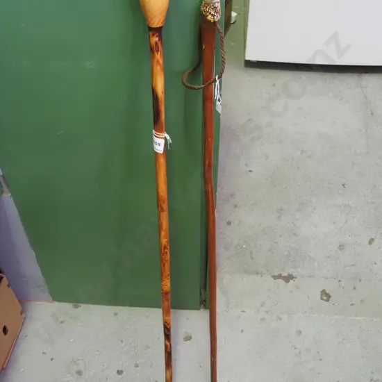 2x walking sticks