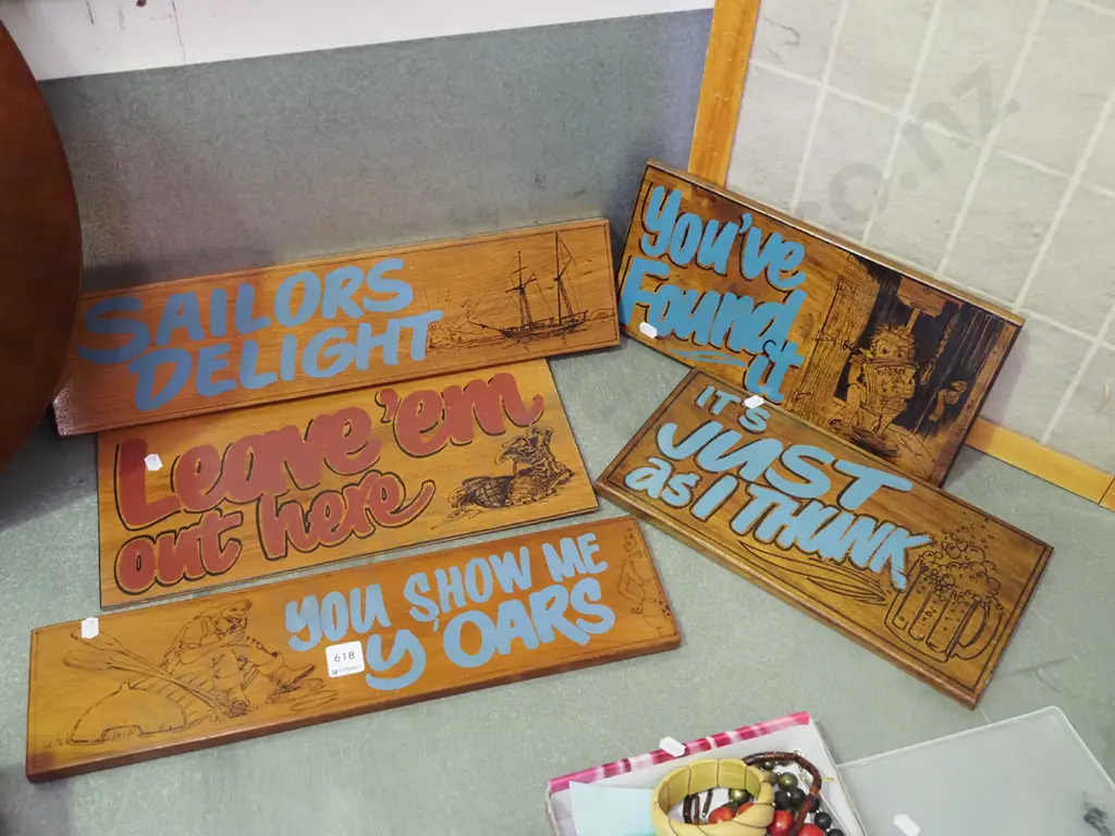 5x hand painted signs on board Image 1++