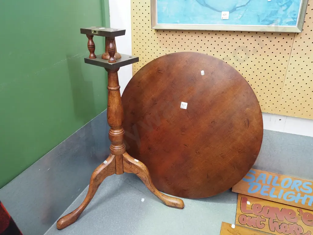 small restorer's mahogany loo table Image 1++