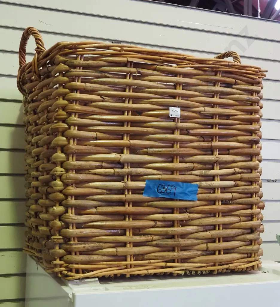 cane wood basket Image 1++