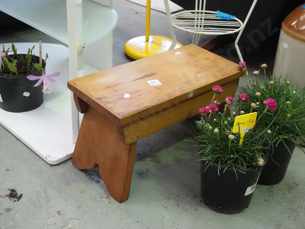 small wooden stool Image 1++