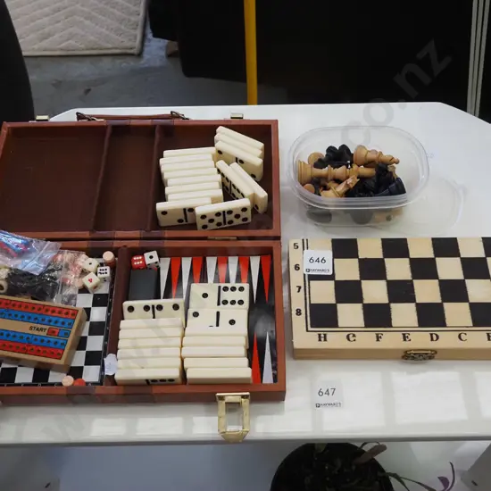 chess set, games compendium