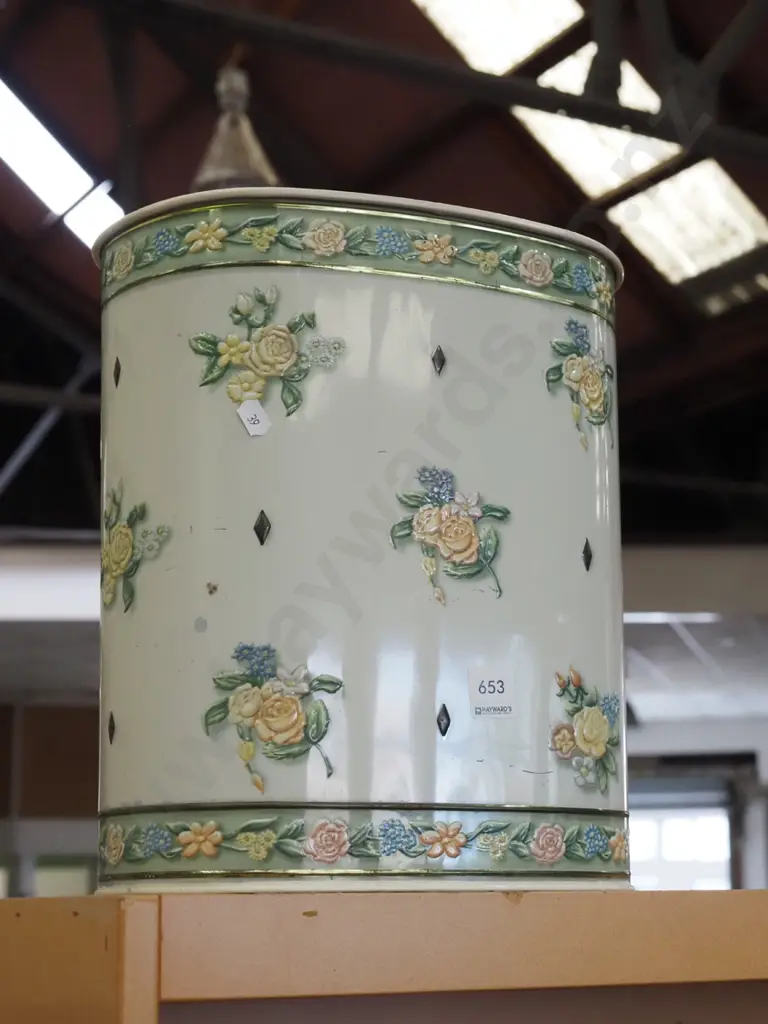 pressed tin waste paper basket H325 Image 1++