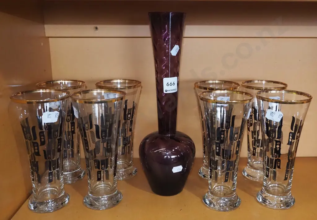 purple glass vase H300, 4x retro gold rimmed tumblers  Image 1++