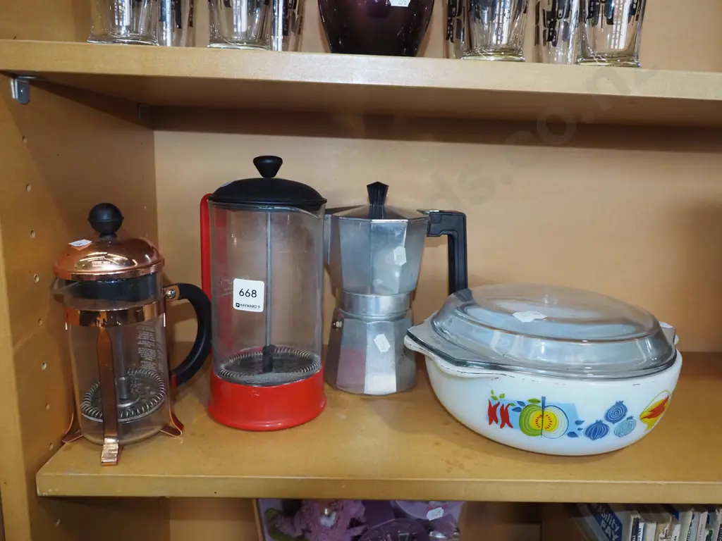 retro pyrex casserole, espresso maker, 2x plungers Image 1++