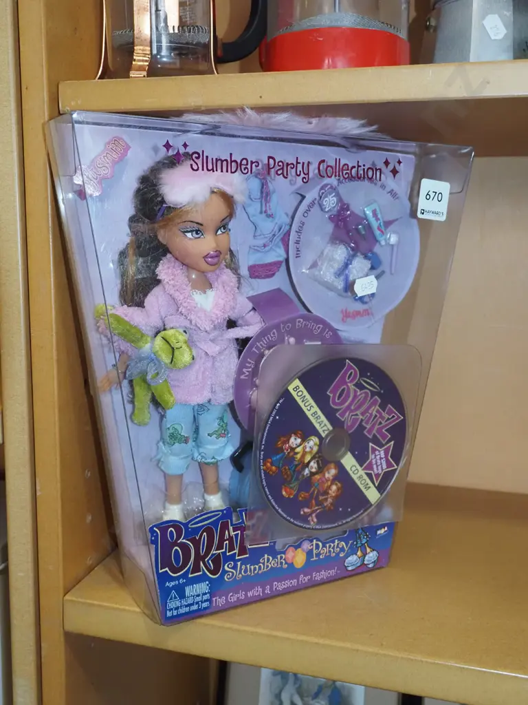 as new boxed Bratz Slumber Party doll Image 1++