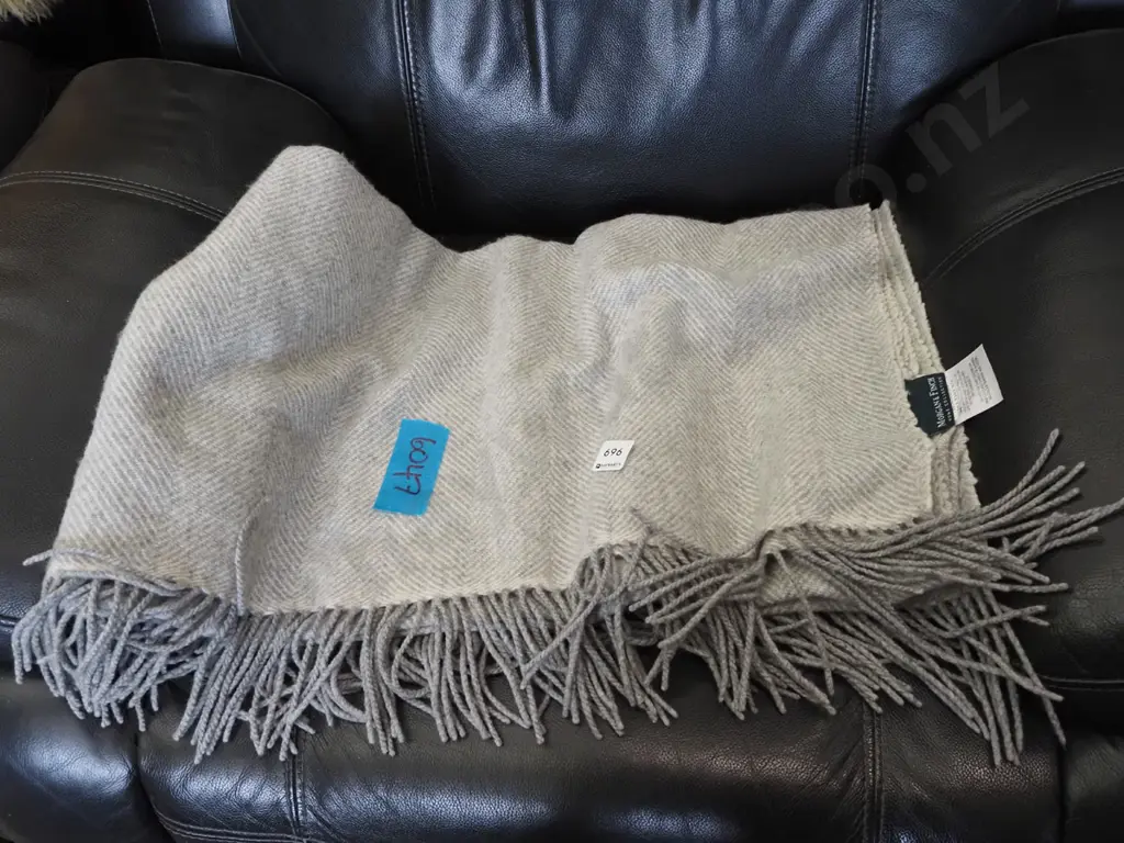 Morgan Finch grey throw Image 1++
