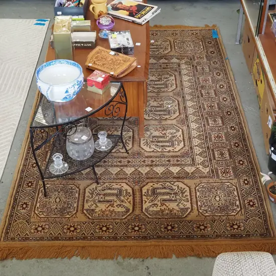 brown tasseled floor mat L2040 W1320