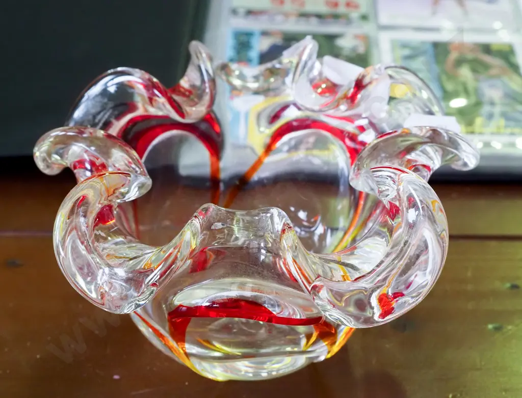 art glass bowl Image 1++