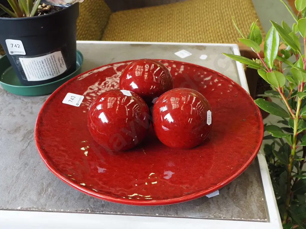 red ceramic plate with 3 matching balls Image 1++
