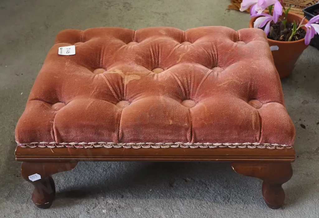 deep buttoned footstool Image 1++