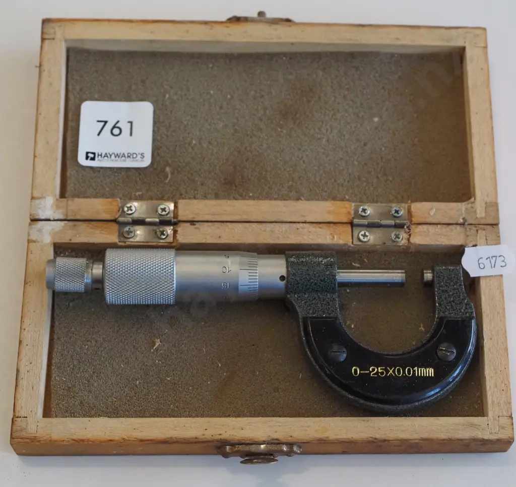 cased micrometer Image 1++