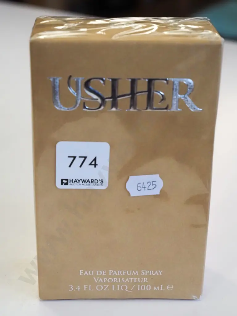 boxed Usher eau de parfum 100ml Image 1++