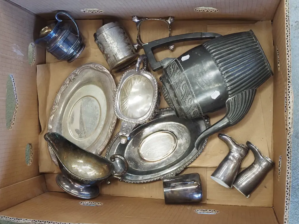 box of plated ware; gravy boats, tray etc Image 1++