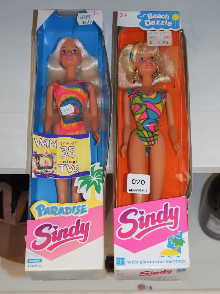 2x boxed Sindy dolls - damage to boxes Image 1++
