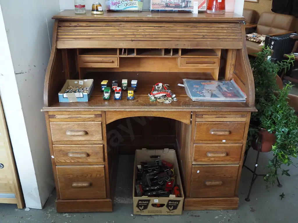 restorer's oak 6 drawer roll top desk - missing lock, handles, some cracks H1210 W1220 D750 Image 1++
