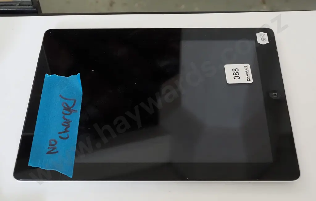 apple ipad - 32gb - no charger Image 1++