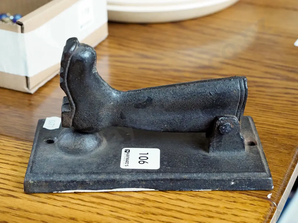 cast iron boot door knocker Image 1++