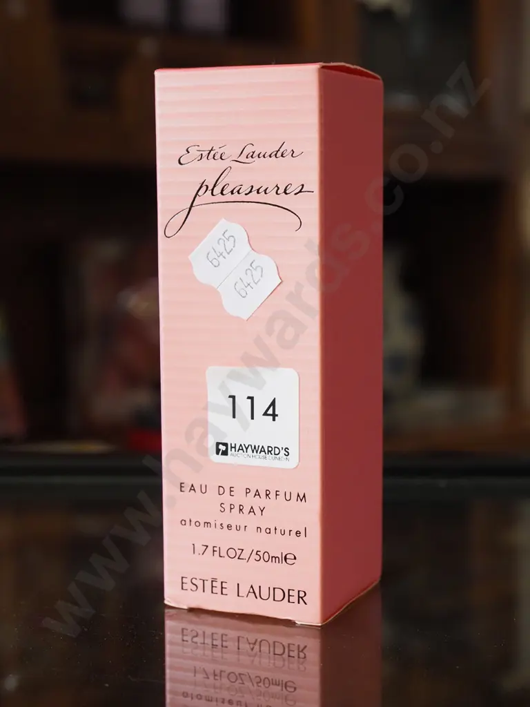 boxed Estee Lauder Pleasures eau de parfum 50ml  Image 1++