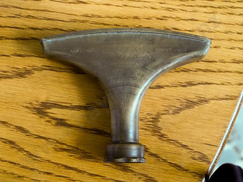 vintage brass watering can rose Image 1++