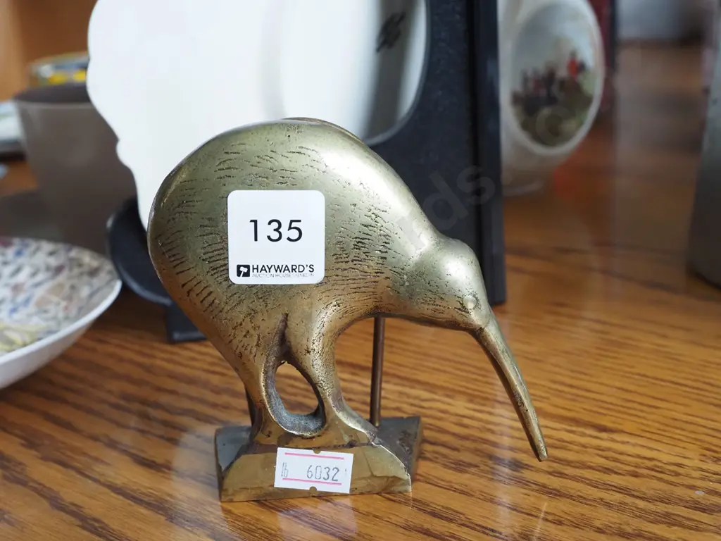 brass kiwi letter rack H110 Image 1++