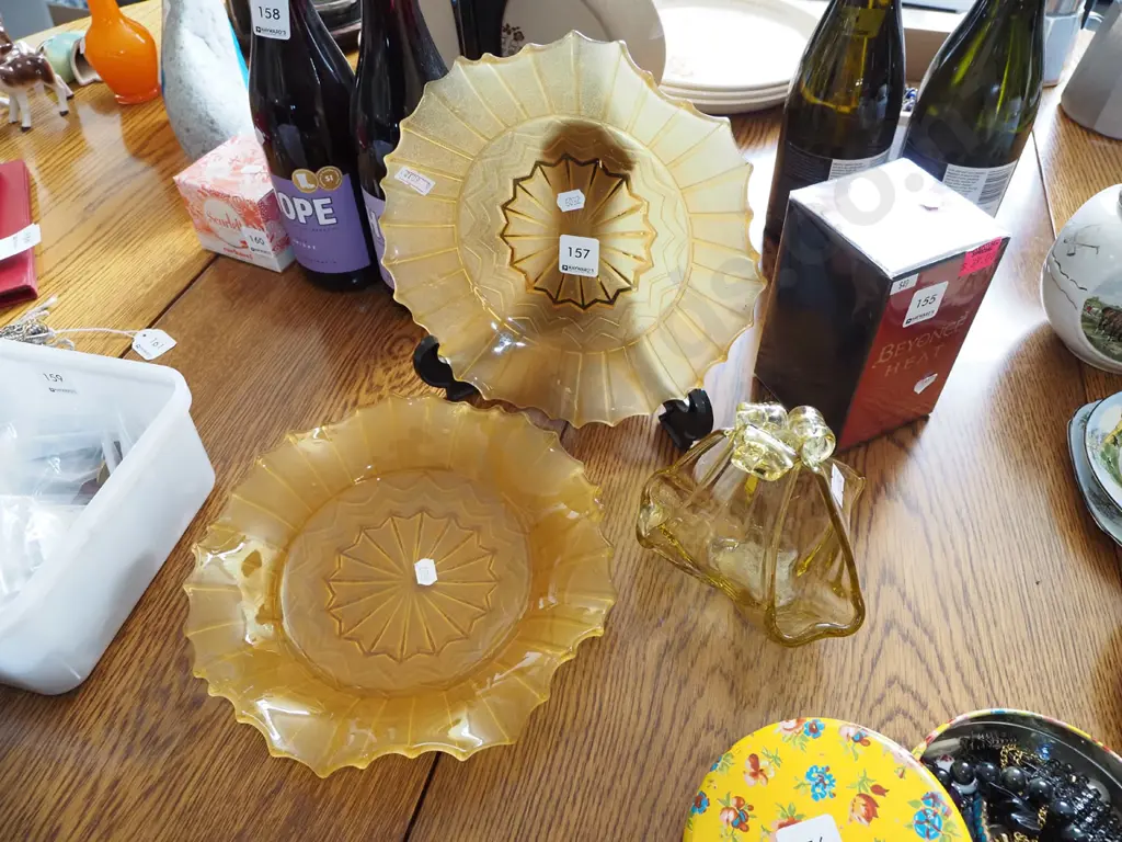 glass basket, 2x amber depression glass bowls Image 1++