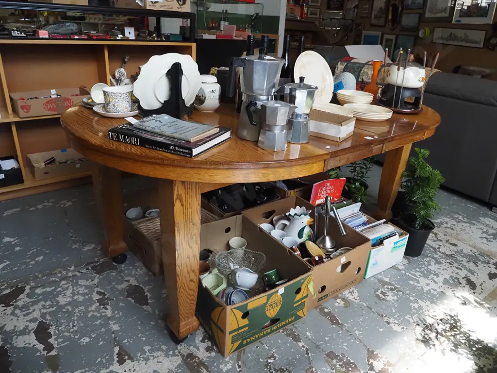 solid oak extending dining table - been repolished, 1 cigarette burn to top H760 W1830 D1150 Image 1++