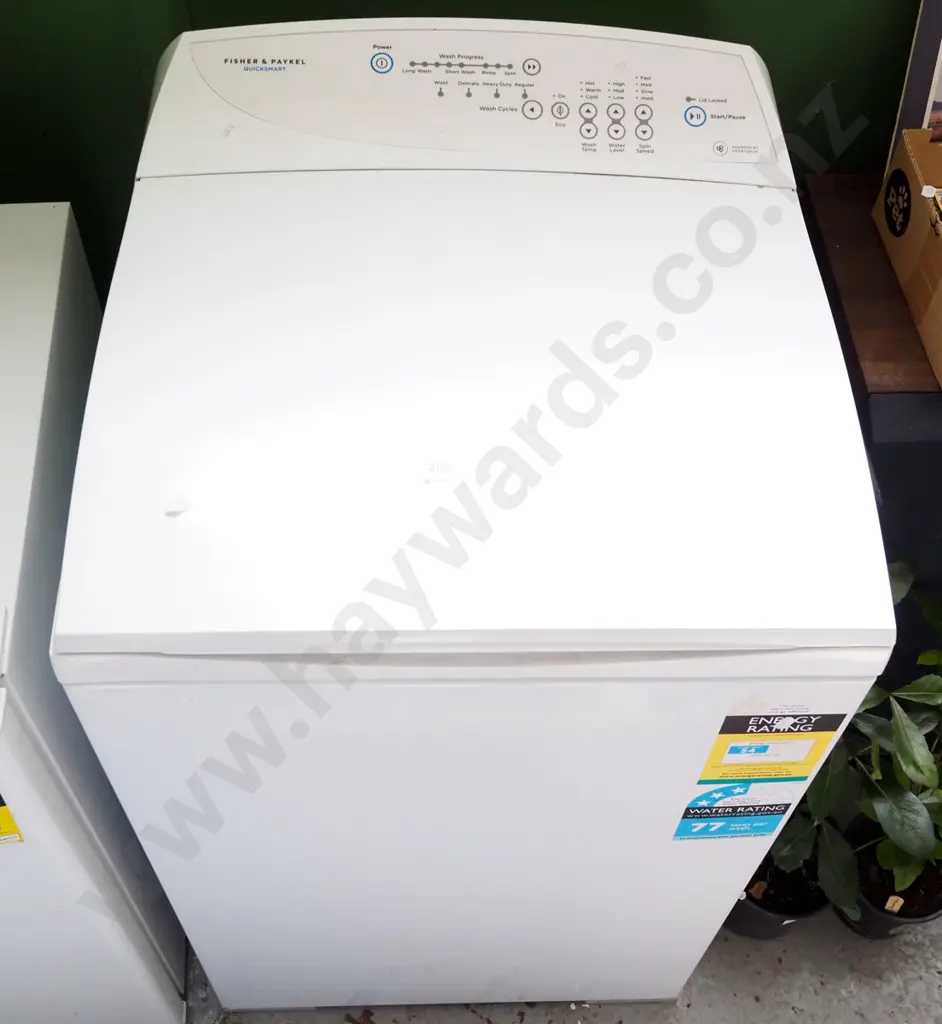 F&P quicksmart top load washing machine Image 1++
