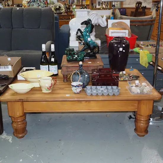 pine coffee table - top needs attention H400 W1220 D760