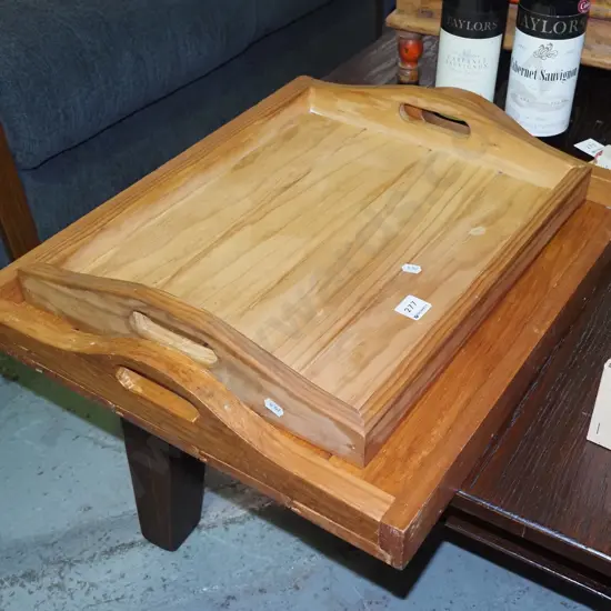 2x wooden trays
