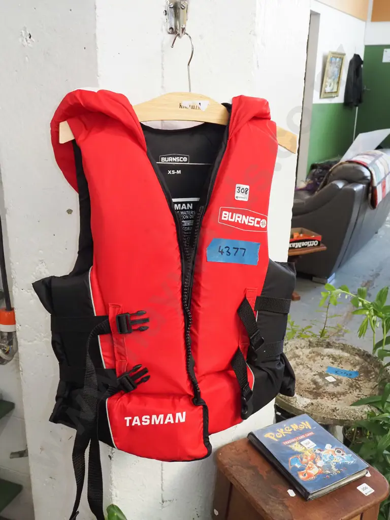 Burnsco Tasman adult size Small to Medium life jacket Image 1++