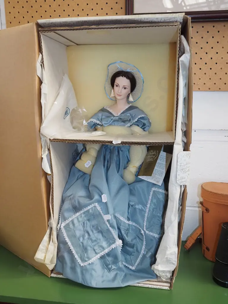 Frankin Mint heirloom doll Image 1++