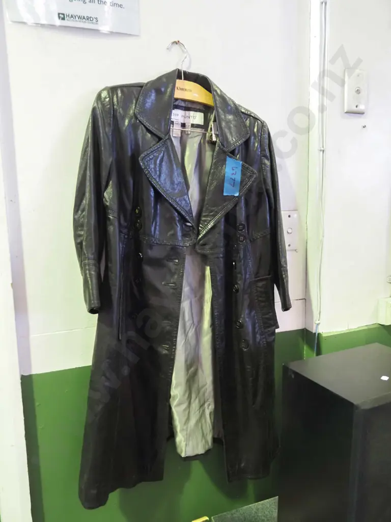 Punto ladies size 10 leather coat  Image 1++