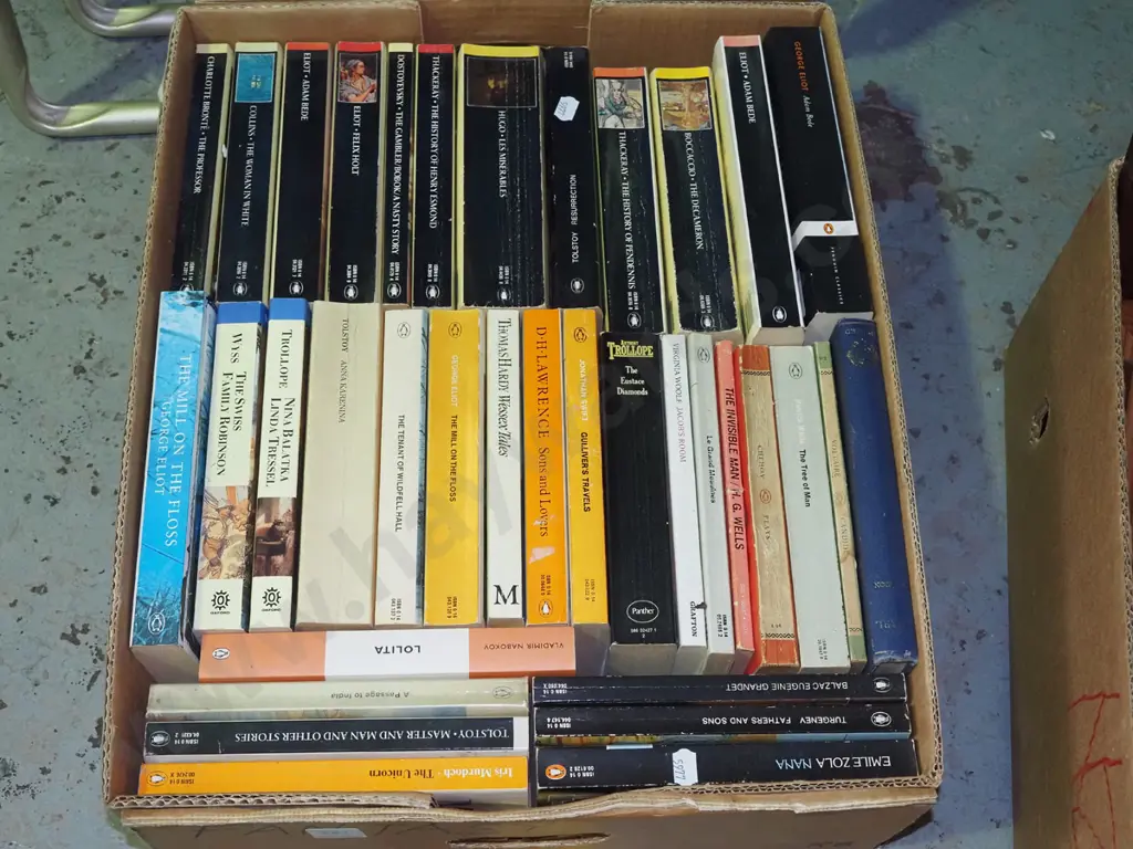 box; classic books Image 1++