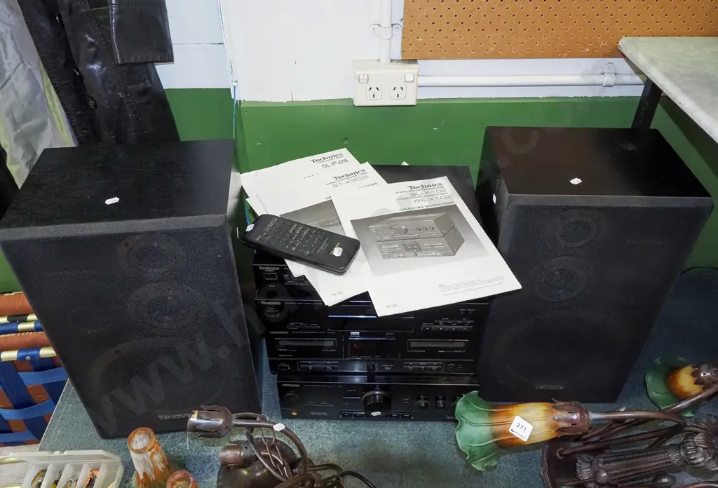 Technics stereo - speakers, twin cassette,CD player -  turntable missing Image 1++