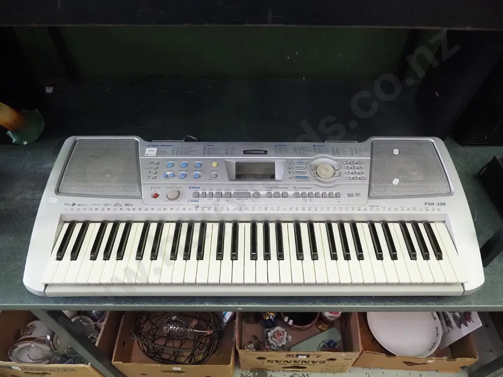 Yamaha PS-290 keyboard Image 1++
